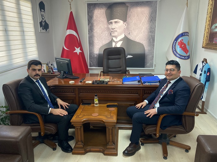 İl Kültür ve Turizm Müdürümüz Sayın Emre DURU, Kaymakamımız Selami Alper ÖZKAN'I makamında ziyaret  etti.